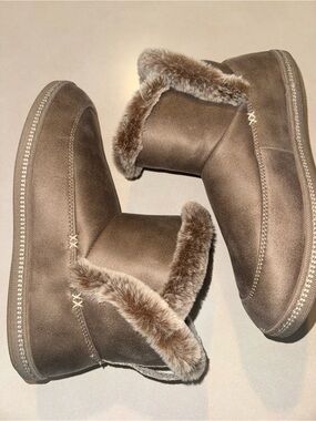 Skechers Cozy Campfire Fresh Breeze Slipper Boots Women Size 9